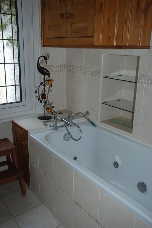 Greenhollow Hotel Gravesend Room photo